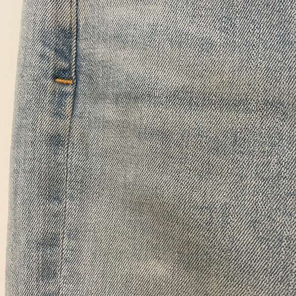 Agolde premium collection. Size 26. Cut 46628. Style A003-1045. Luxurious feel. - Picture 4 of 10